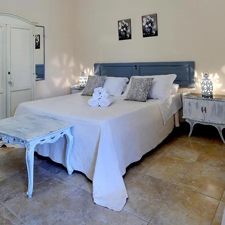 Carola 3*