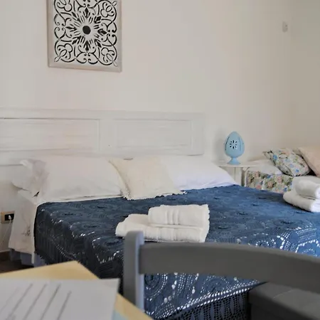 לינה וארוחת בוקר Carola גאליפולי