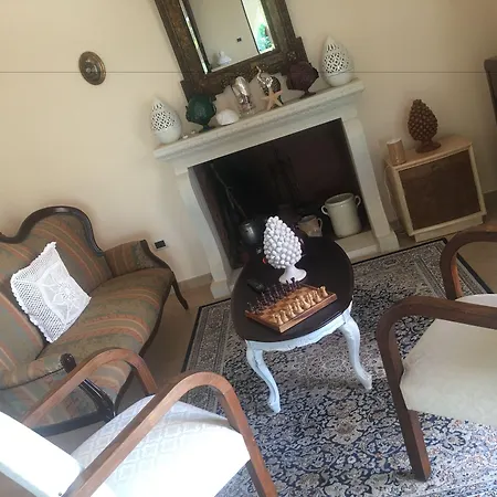 לינה וארוחת בוקר Carola