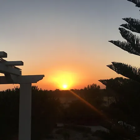 Carola לינה וארוחת בוקר